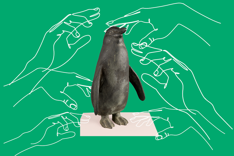 August Gaul: Pinguin, nach 1914, Bronze, 41 x 24,5 x 20 cm, Kulturstiftung Sachsen-Anhalt, Kunstmuseum Moritzburg Halle (Saale), Foto: Wieland Krause | Grafik: Freepik.com